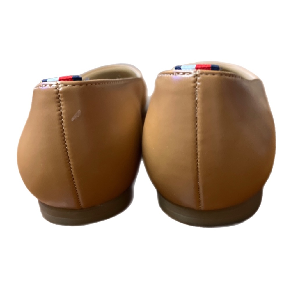 Tommy Hilfiger Womens Size 9M Flat Slip On Shoes Tan Brown With Design on Toe. T - Picture 4 of 5